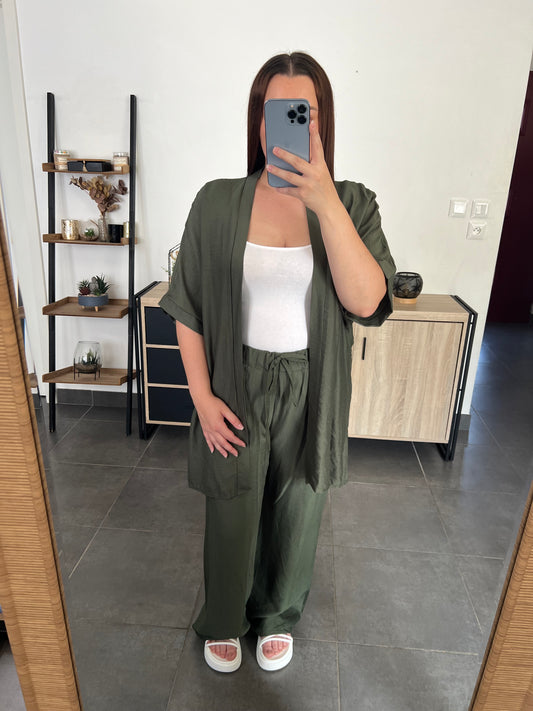 Ensemble kaki